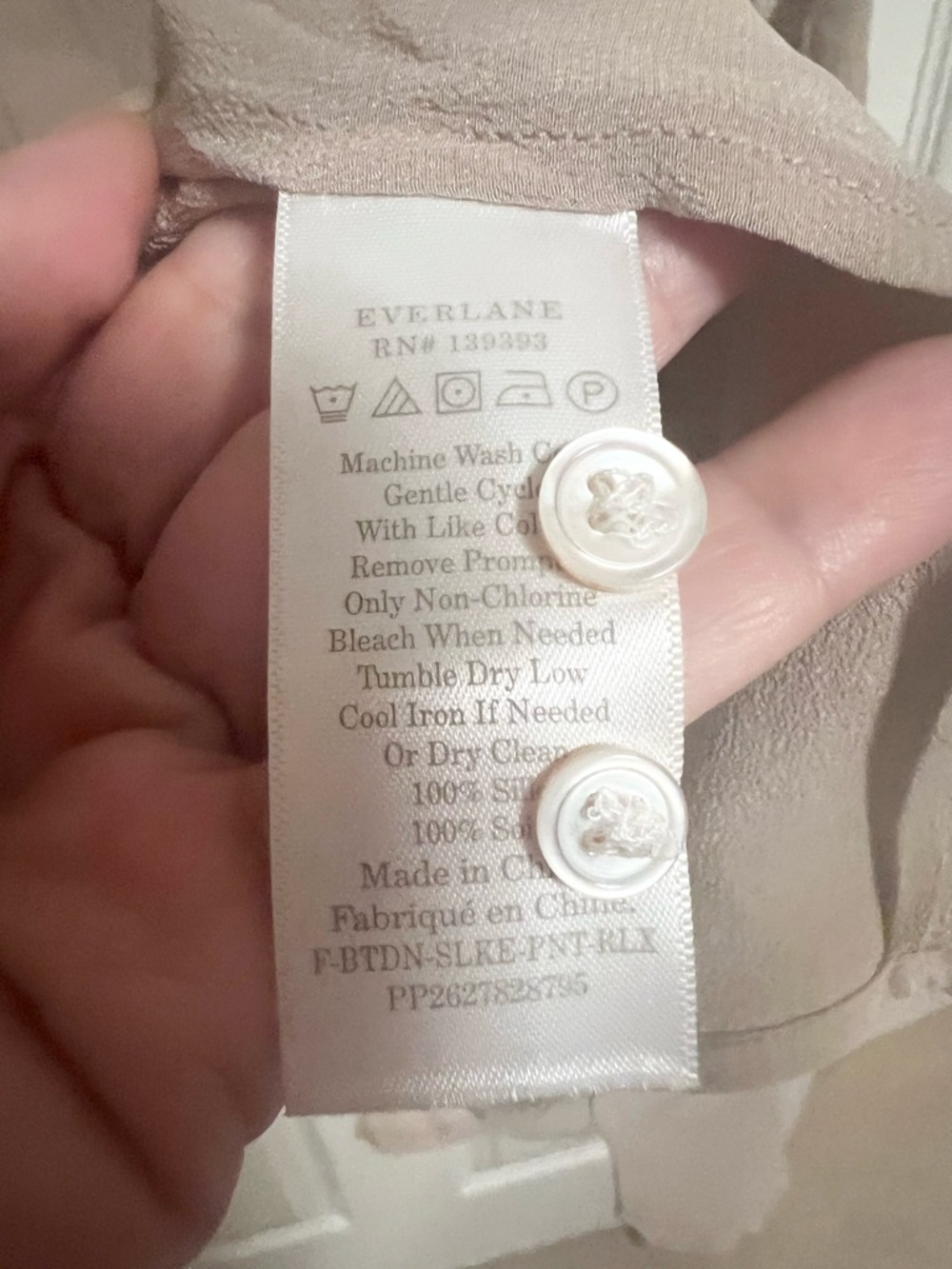 NWT Everlane | The Washable Clean Silk Relaxed Shirt in Burnt Sugar size 6 - Picture 7 of 10